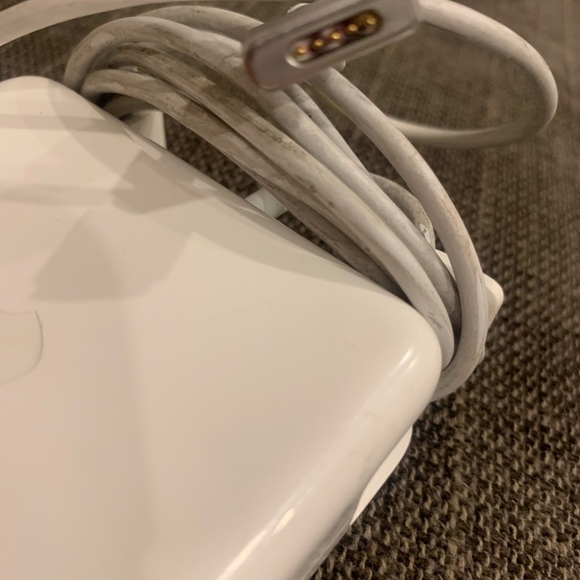 Mac Power Adaptor - Picture 3 of 3